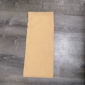 Ribbed tan skirt